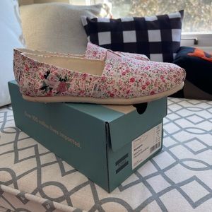 Toms alpragata floral size 7